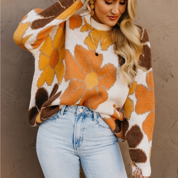 Oatmeal floral print round neck sweater - Picture 1 of 11